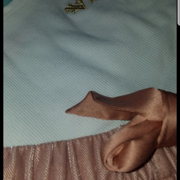 Medium Victoria secret sleepwear, shorts and tank - Picture 2 of 2